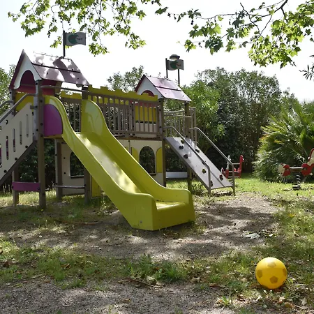 Ulvf U Libecciu ** Camping Calvi (Corsica)